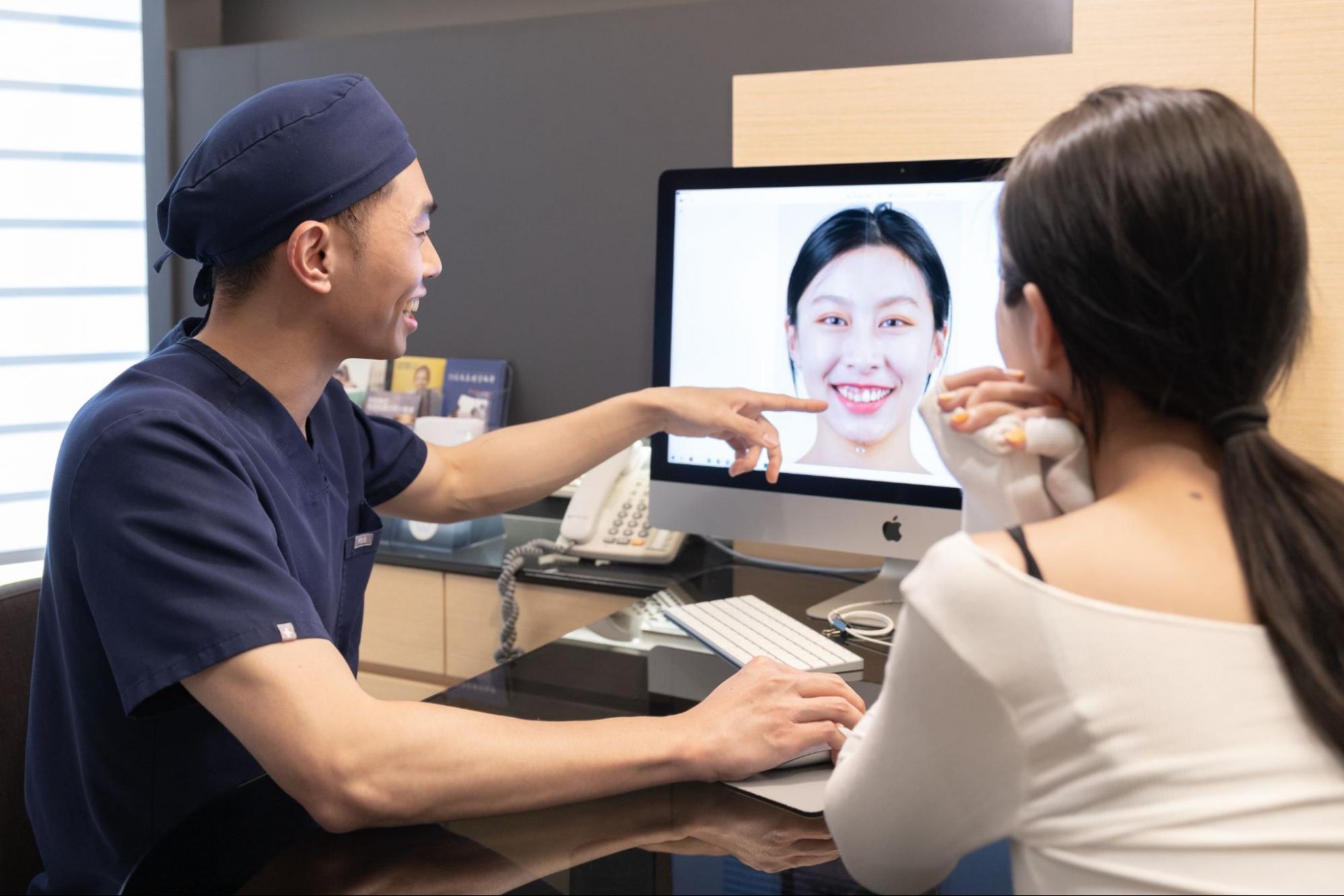 一日假牙是什麼?一次看懂一日假牙與傳統假牙的差異 一日假牙的優缺點分析